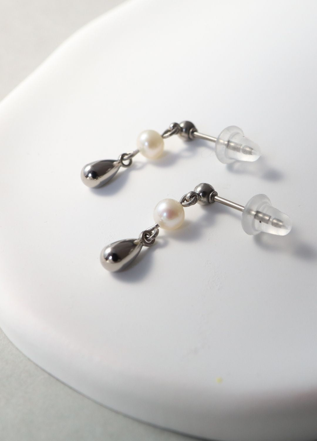 純チタン パール と ミニティア の ピアス ポスト 7mm 両耳 PPN026pair