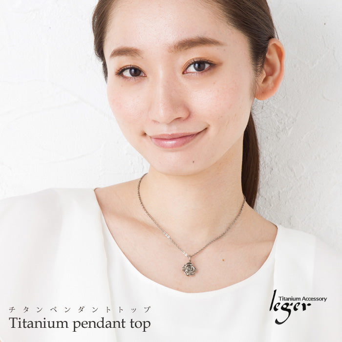 純チタンペンダントトップ バラ T141